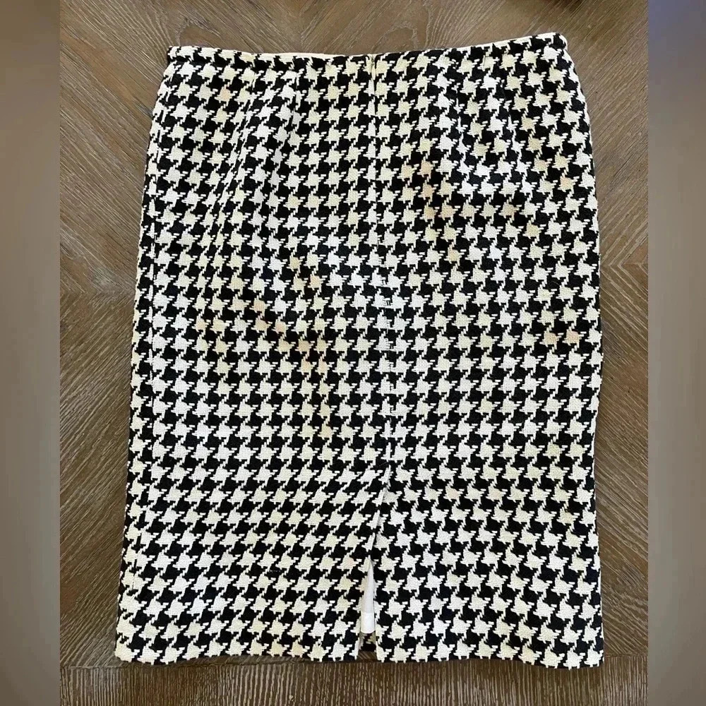 Dana Buchman Woven Houndstooth Pencil Skirt - Picture 2 of 7